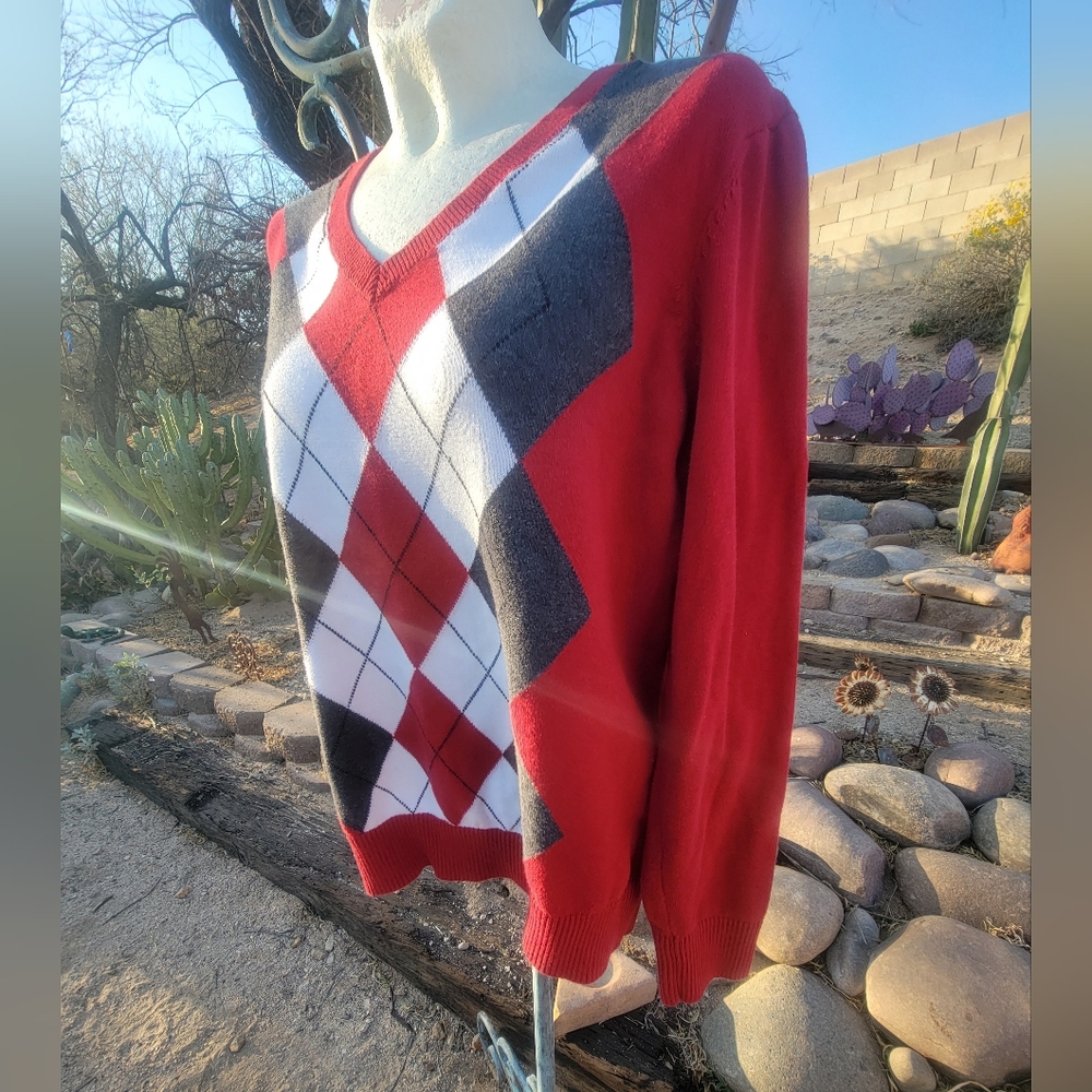 Izod Checkered V-Neck Golf Sweater